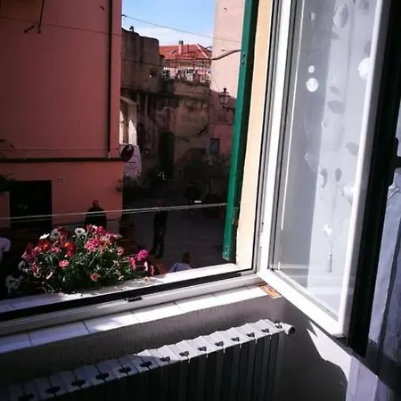 La Casa Sulla Piazzetta Apartment Albenga Exterior photo